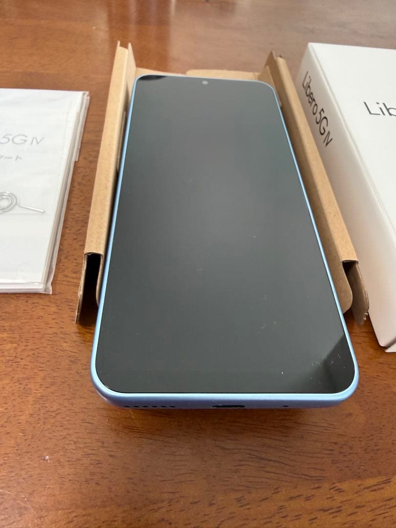 Libero 5G IV A302ZT ライトブルー スマホ本体