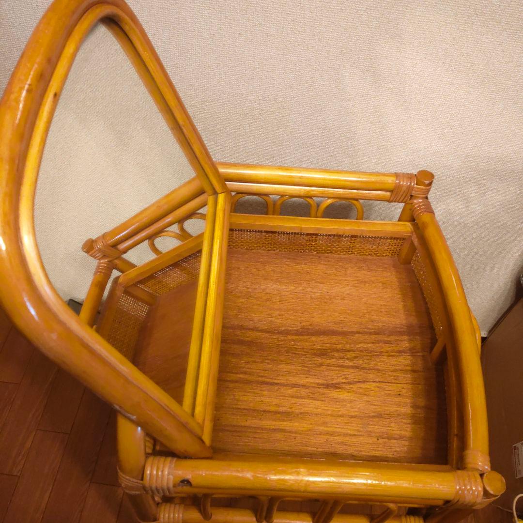 ラタンドレッサー