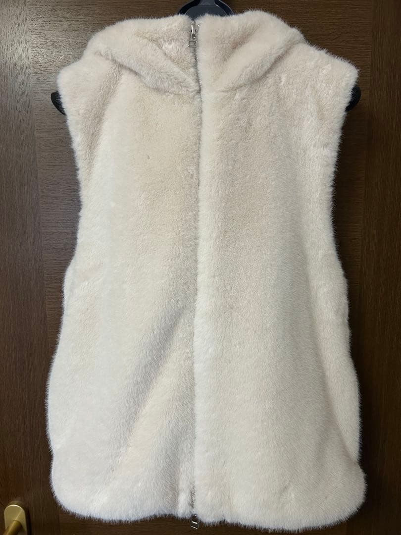 【新品未使用品】Arpege story ファージップベスト　クリーム　S