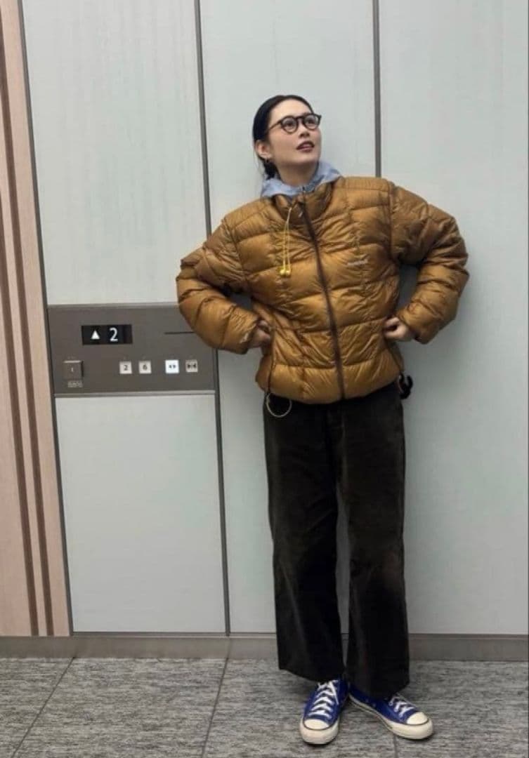 新品未開封　モンベル　mont-bell　スペリオダウンジャケット ブラウンＬ