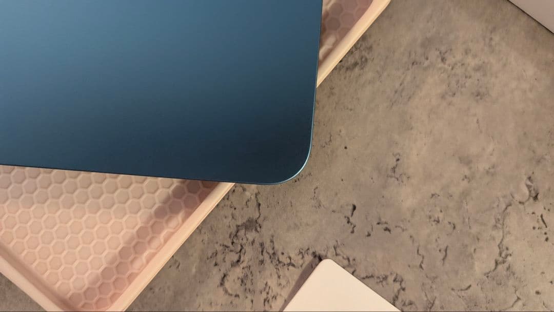 iPad 本体 ブルー (A16)