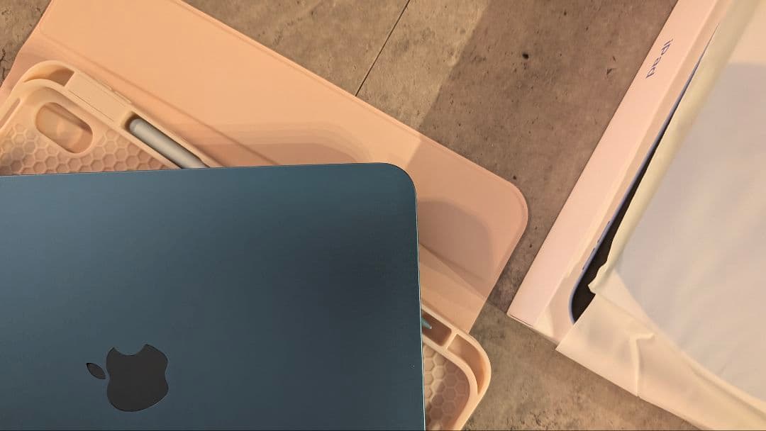 iPad 本体 ブルー (A16)