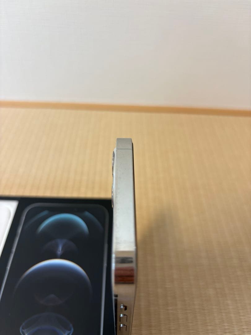 iPhone 12 pro 256GB シルバー
