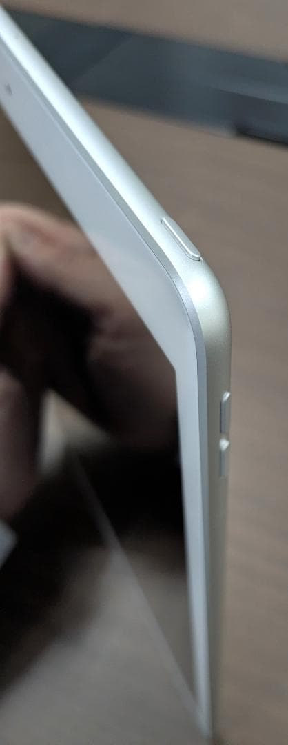 【正常動作品】iPad 第8世代 32GBシルバー WiFi MYLA2J/A