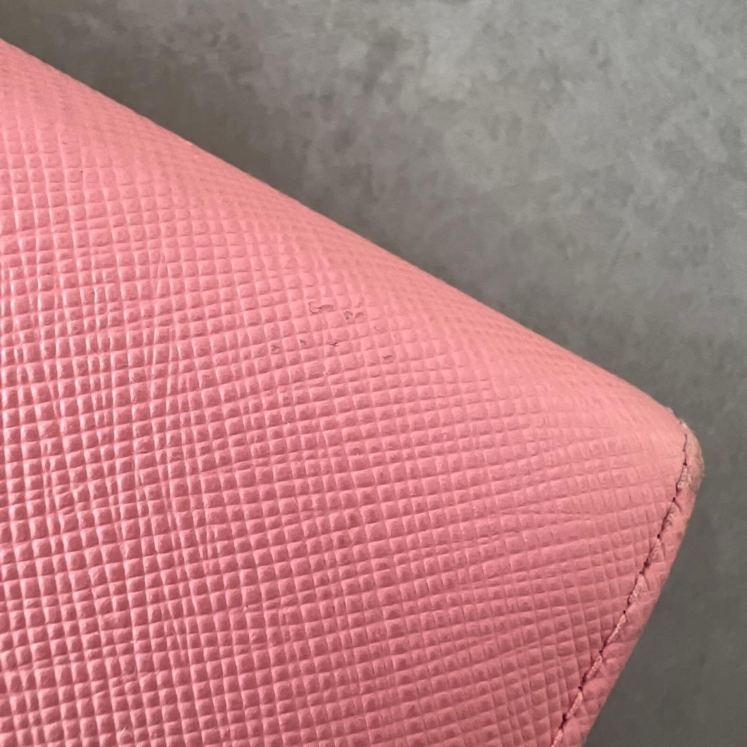 プラダ　長財布　ピンク