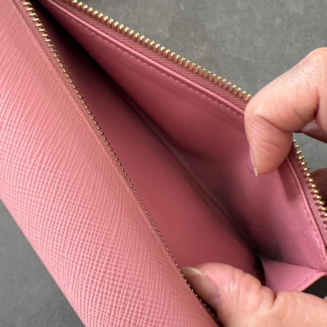 プラダ　長財布　ピンク