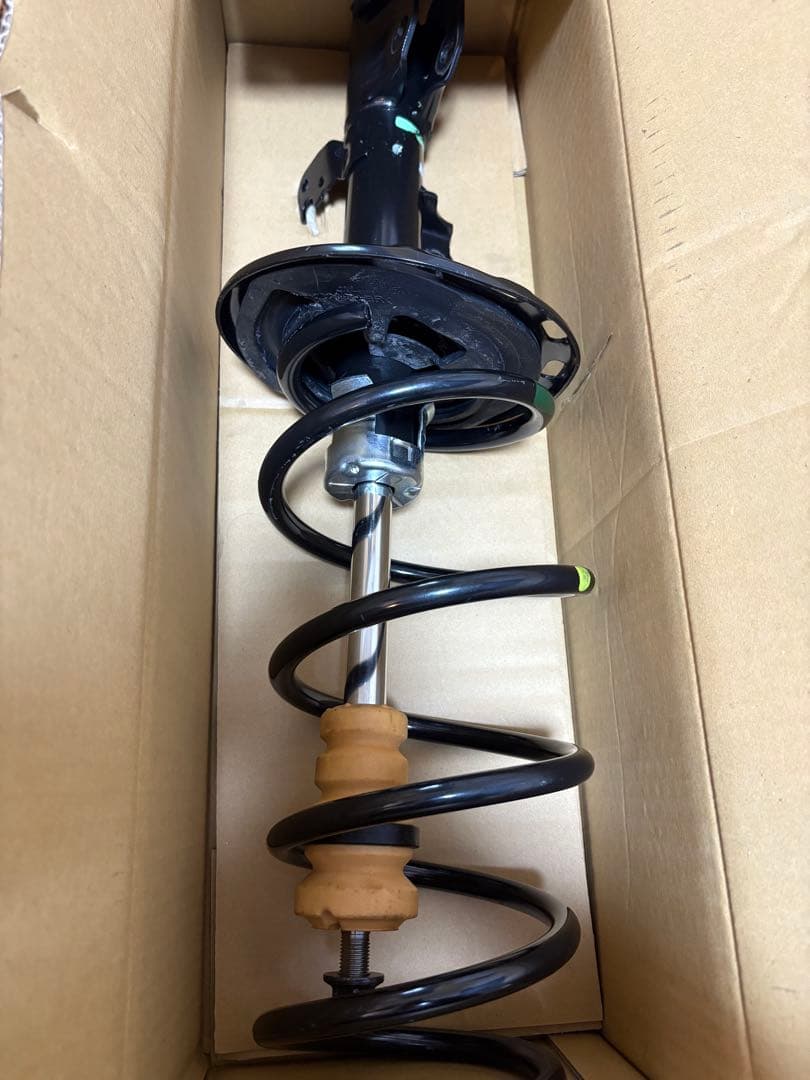 喰*郎様 エスクァイア　新車外し　フロントのみ アッパーなし