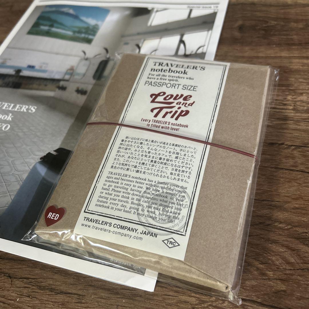 トラベラーズノート パスポートサイズ LOVE AND TRIP レッド