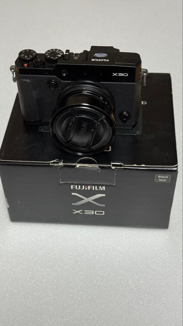 ジャンク品　FUJIFILM X30 富士フィルムコンパクトデジタルカメラ