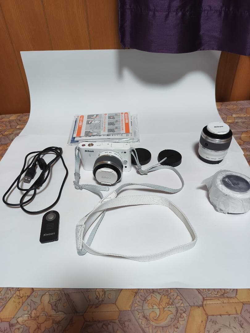 Nikon 1 J1 ミラーレスカメラ　ダブルレンズキット 美品 3脚付き