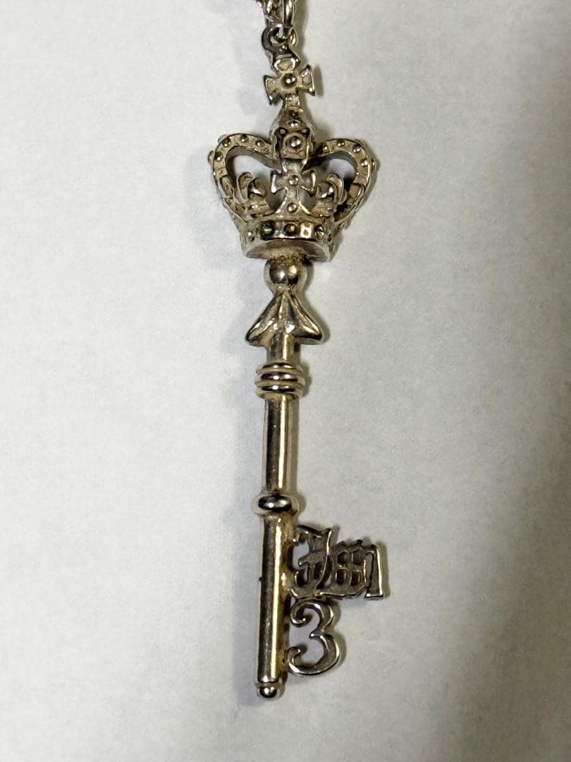 JaneMarpleバースデーキーネックレス3月　アンティークシルバー　王冠　鍵
