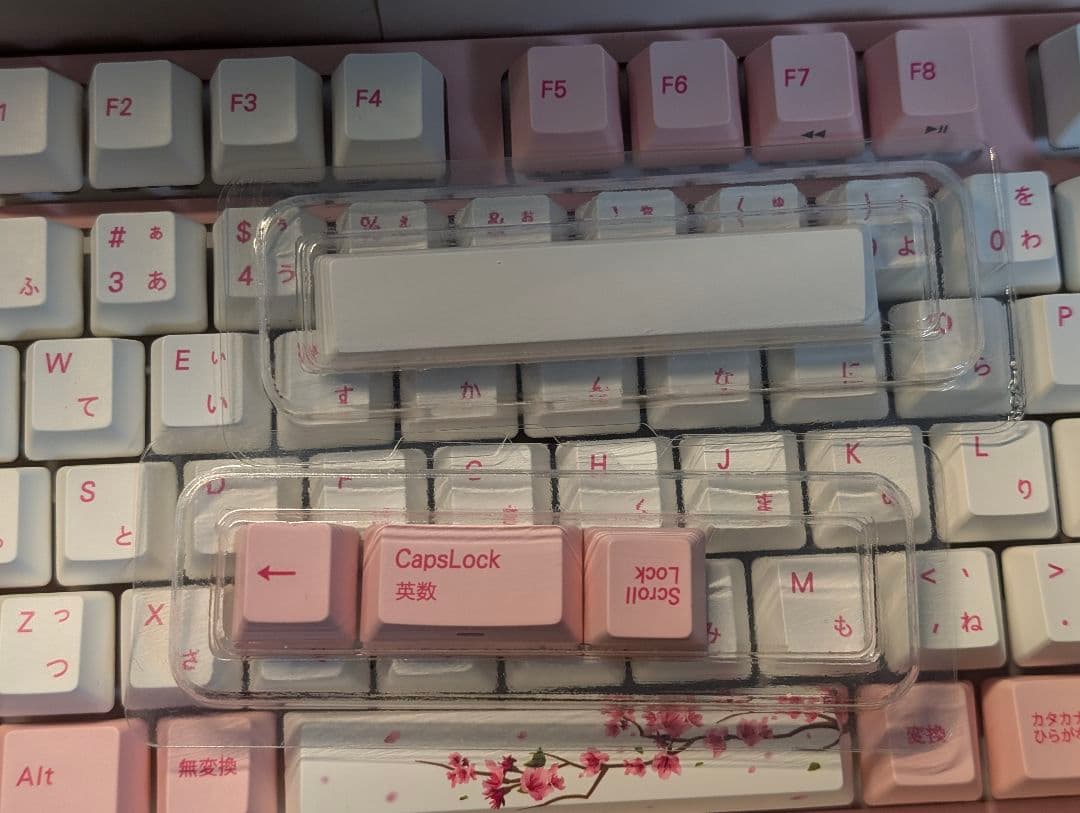 日本発売記念バージョン Varmilo 桜