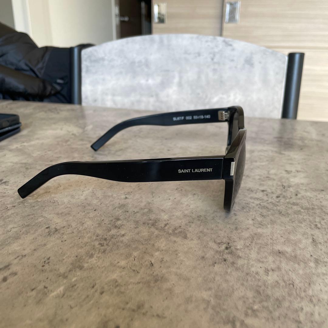 SAINT LAURENT ブラックサングラス