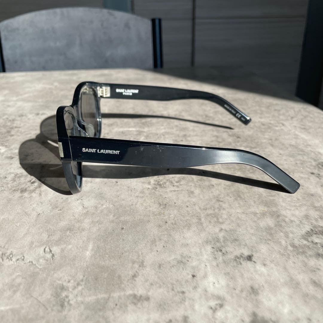 SAINT LAURENT ブラックサングラス