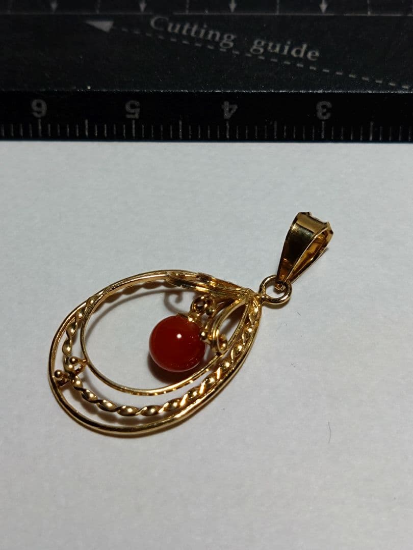 ミ*ザ様 K18　赤珊瑚　ネックレスペンダントトップ　チャーム　18金　貴金属