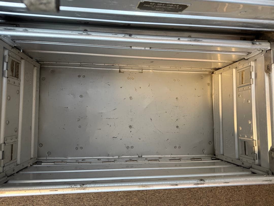 ス*ィ様 連休限定価格『激レア』zergesアルミコンテナ