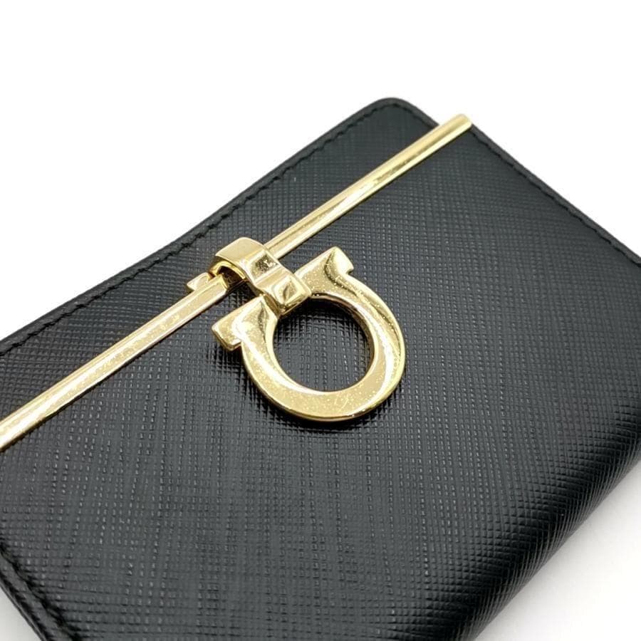 超美品 サルヴァトーレフェラガモ 名刺入れ ガンチーニ 11-25111907