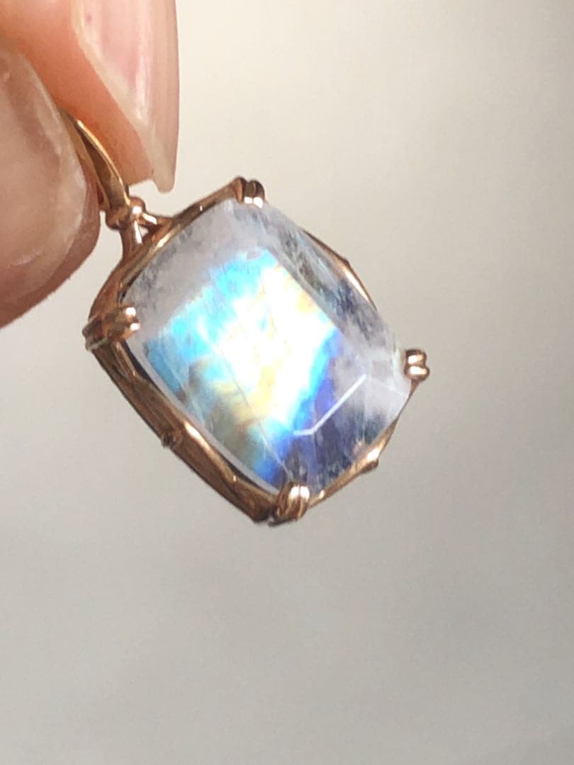 美品♡アガット K10 アンバー.ラブラドライト リバーシブルチャーム《証明書付