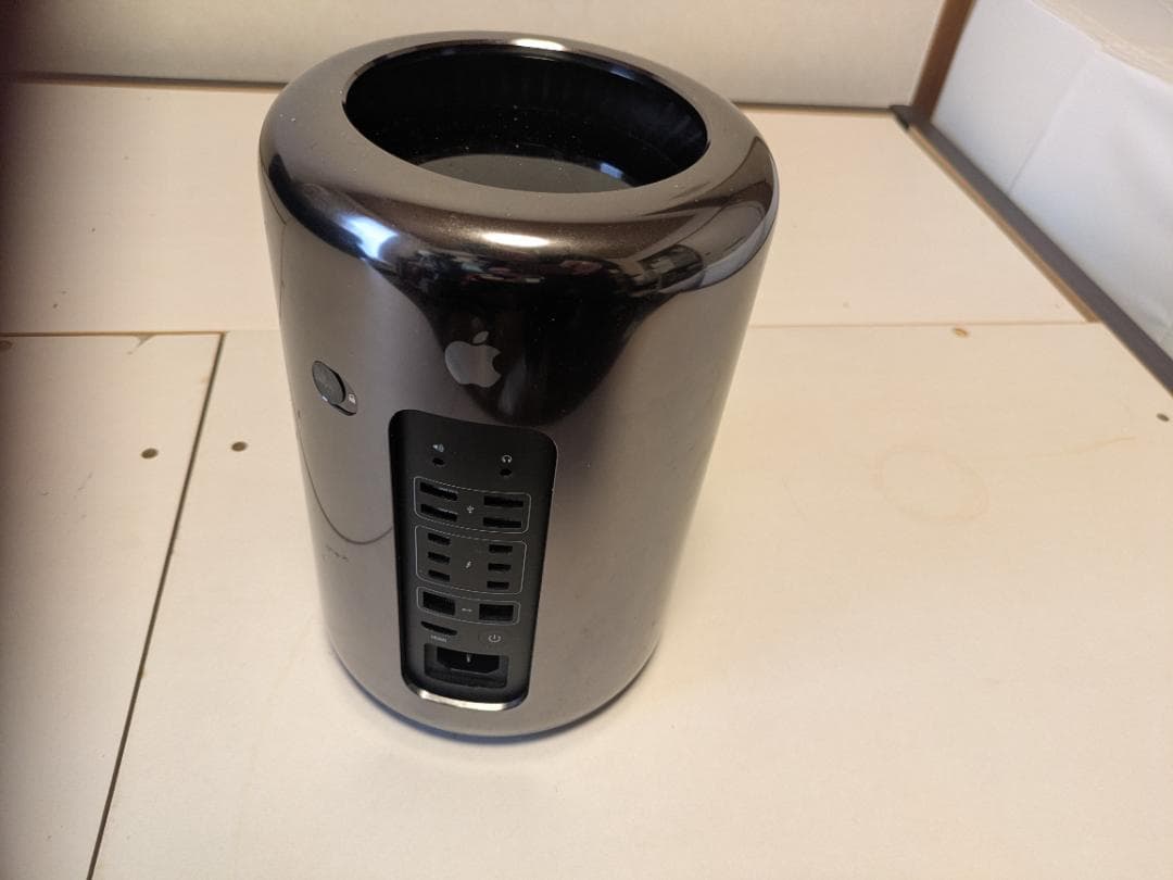 Apple Mac Pro (Late 2013) スペースグレー