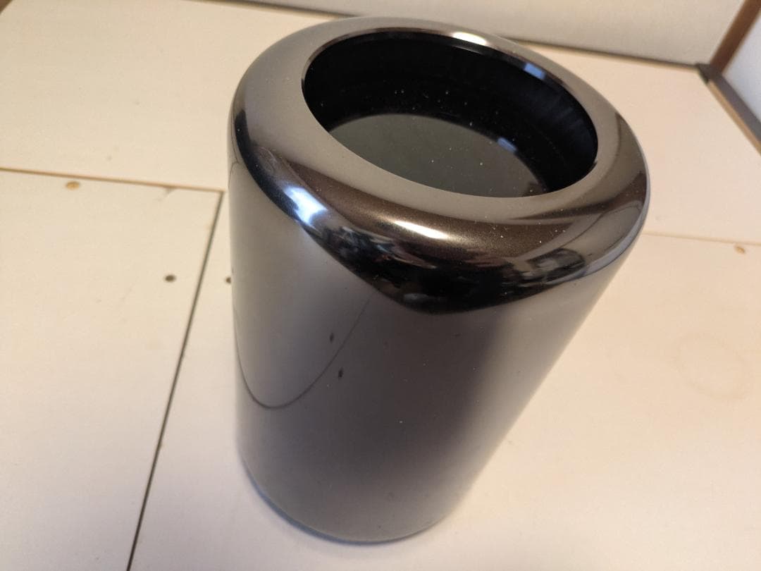 Apple Mac Pro (Late 2013) スペースグレー