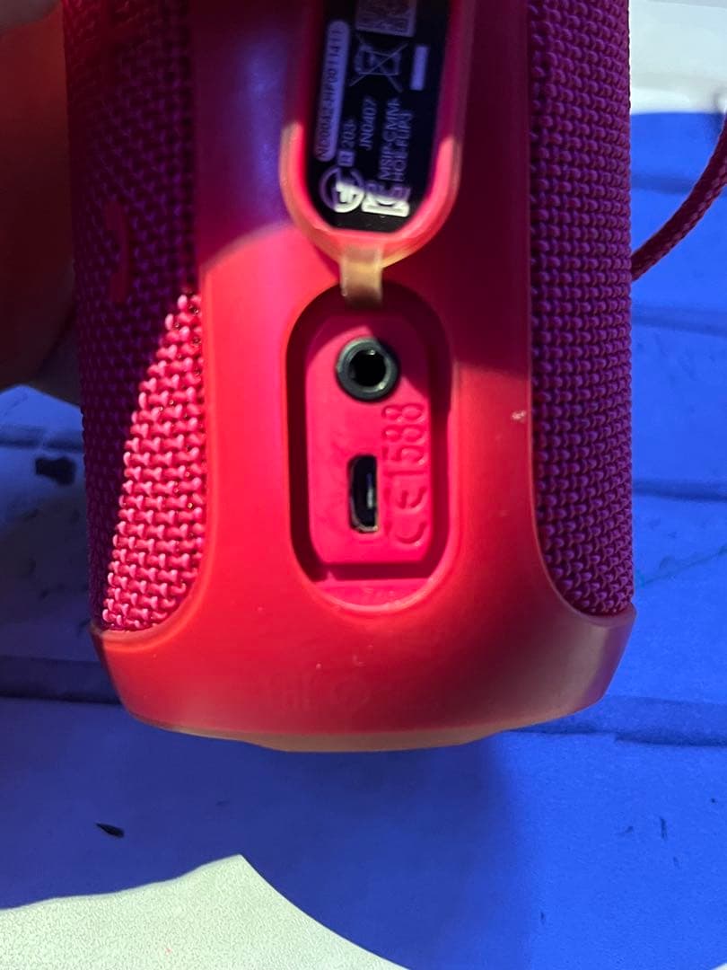 JBL ワイヤレススピーカー レッド　値下げ可能