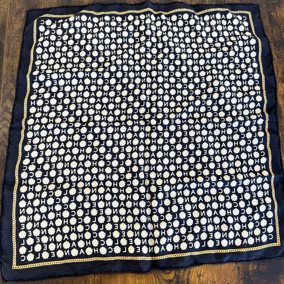 CHANEL スカーフ ハンカチ 42×42