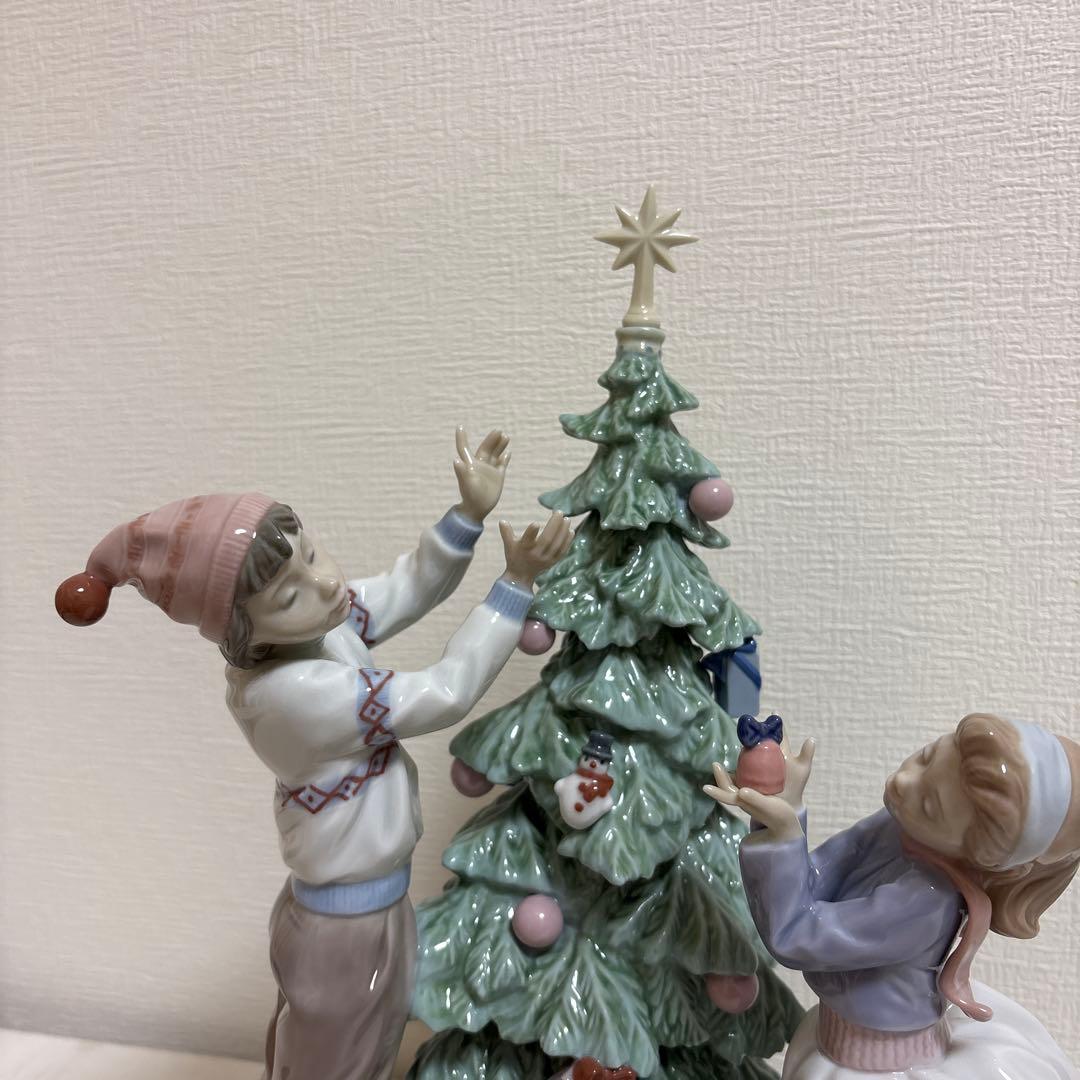 リヤドロ　LLADRO 「ツリーを飾ろう」　新品！