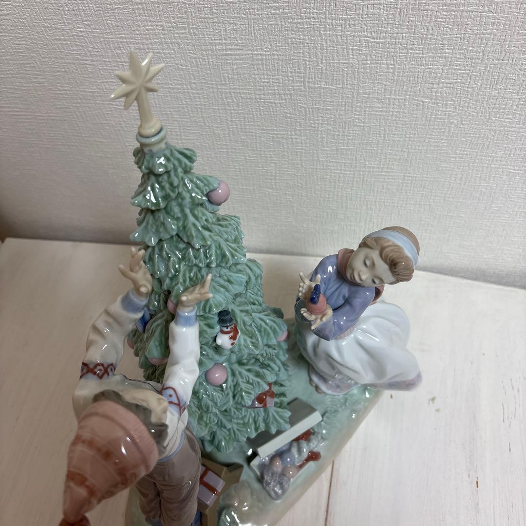 リヤドロ　LLADRO 「ツリーを飾ろう」　新品！