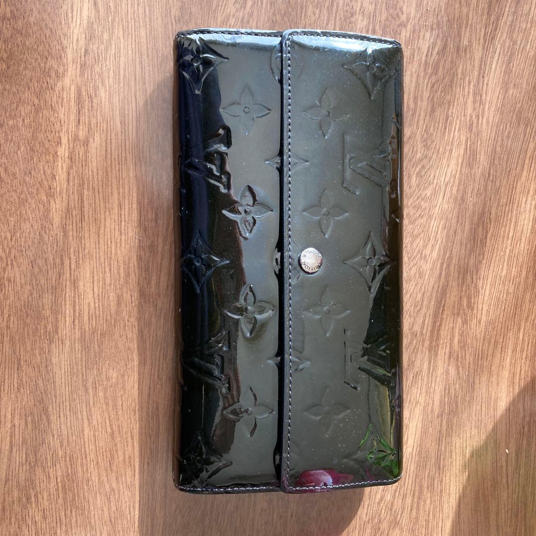 Louis Vuitton エンボス加工 ブラック長財布