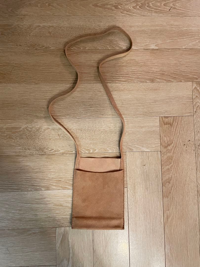 guidi レザースエードパスポートバッグ