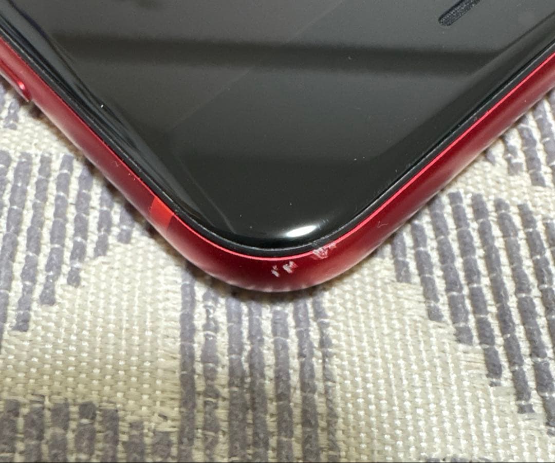 iPhone8 本体 レッド