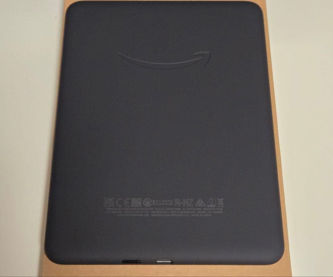 KindlePaperwhite12世代 16GB広告なし 本体 カバーつき