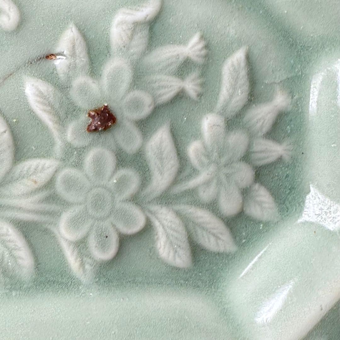 三田青磁　陽刻草花文八角皿　五点　江戸後期　古美術　骨董　希少