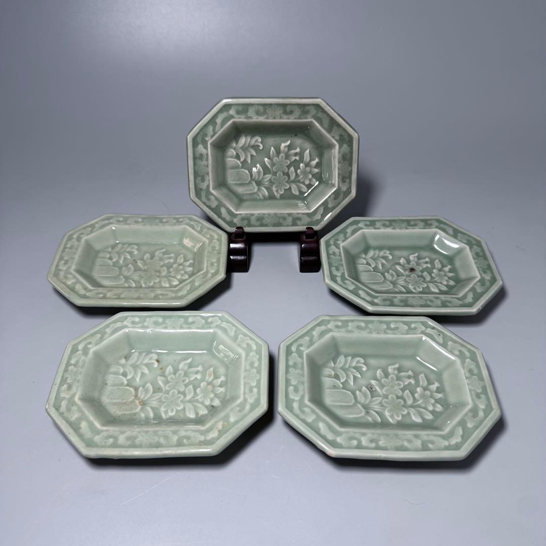 三田青磁　陽刻草花文八角皿　五点　江戸後期　古美術　骨董　希少