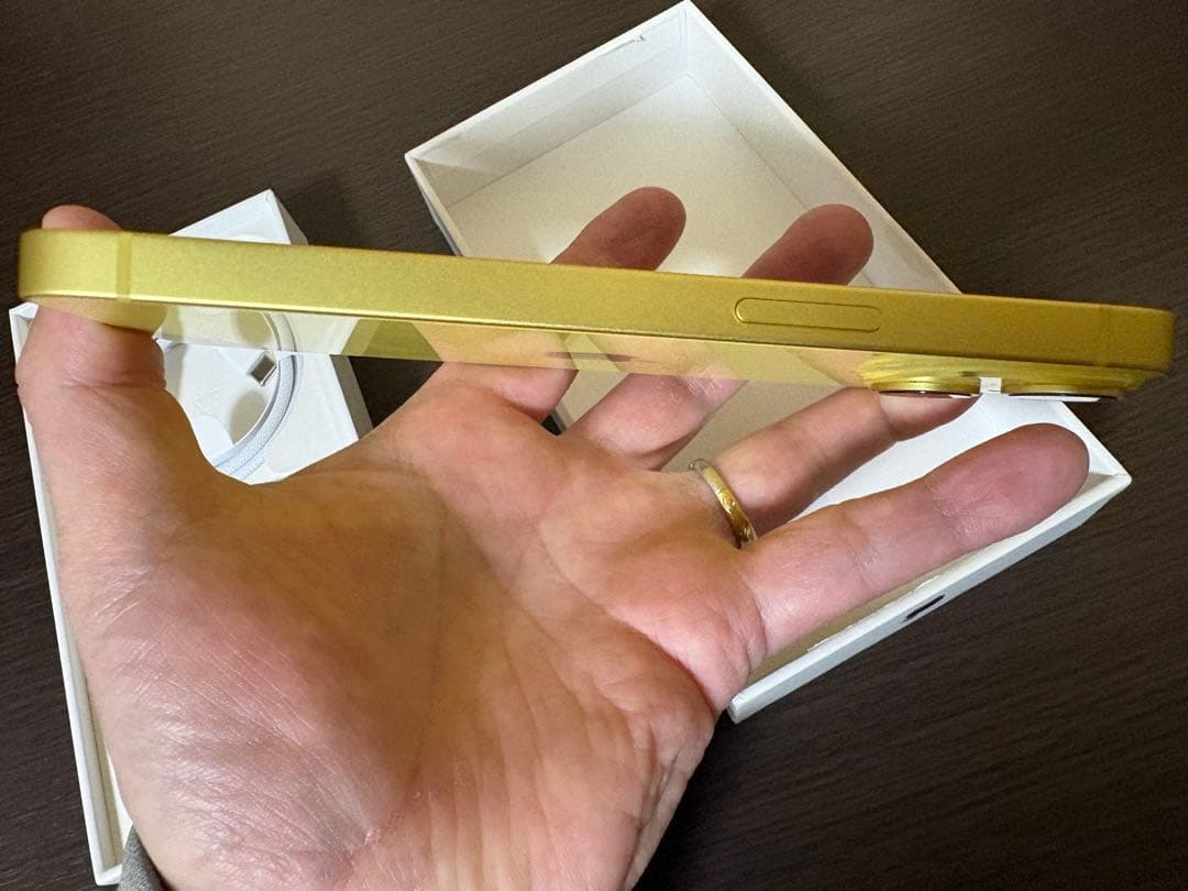 【全付属品有】iPhone 14 128GB イエロー SIMフリー BT86%