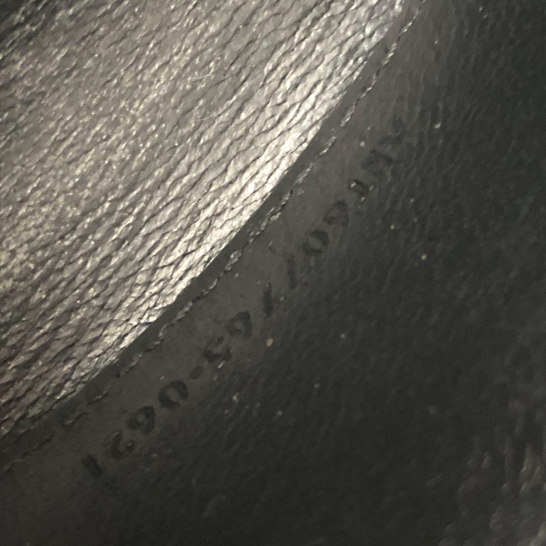 極美品　サンローランパリ　ケース　YSLロゴ　クロコ型押し　レザー　黒