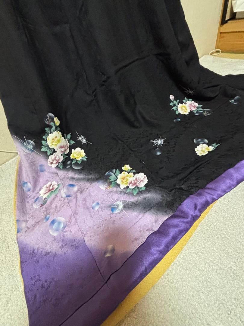 大衆演劇　黒と紫の花柄裾引き