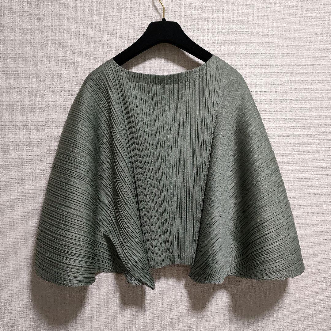 極美品❢プリーツプリーズ　カーディガン　横プリーツ　イッセイミヤケ