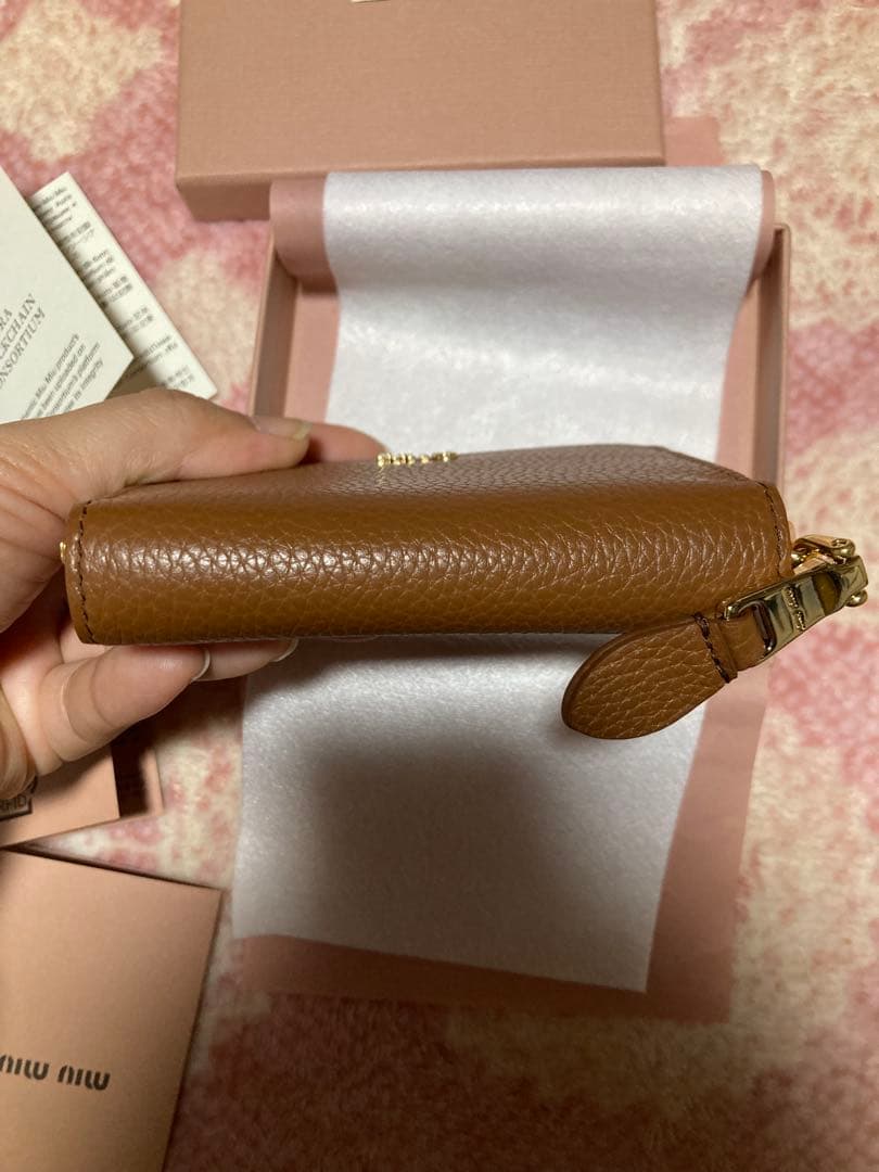 MIUMIU レザー　ケース　新品未使用