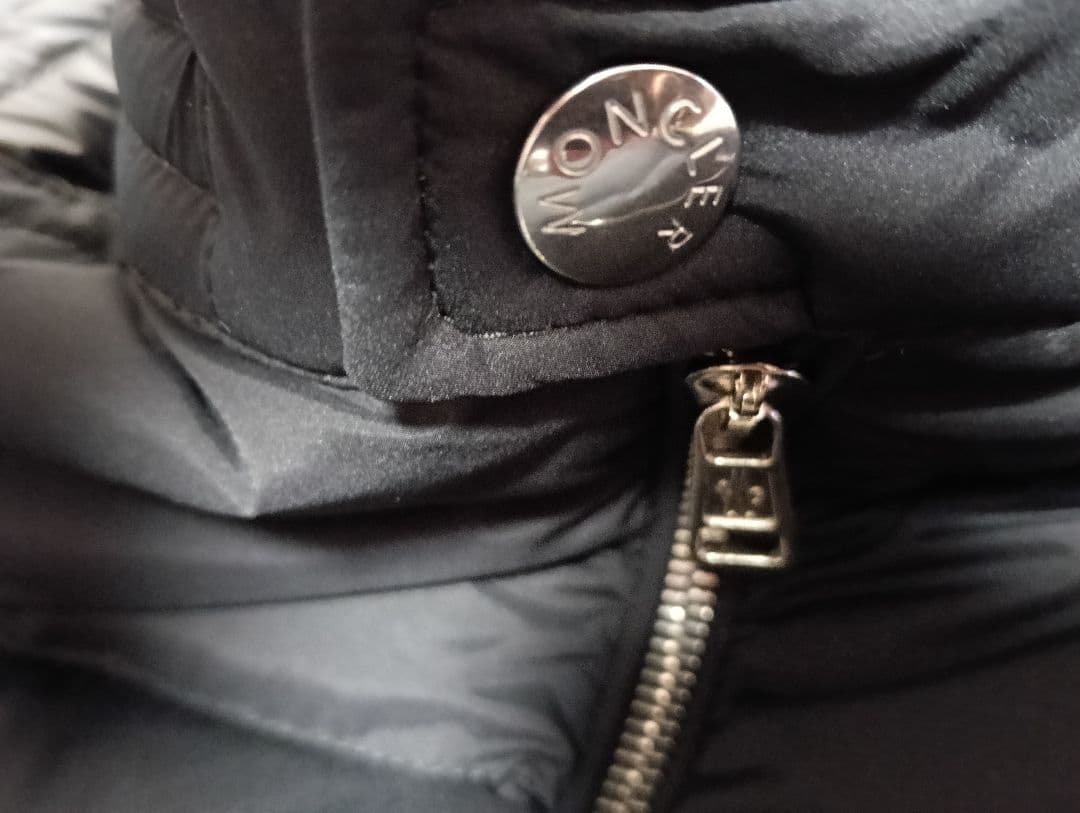 MONCLER ダウンベストTOLONNE （2）M　美品