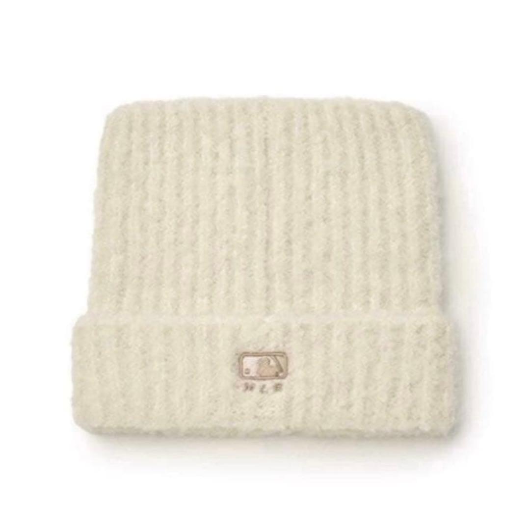 カリナ　着用　MLB 猫耳　ニット　白