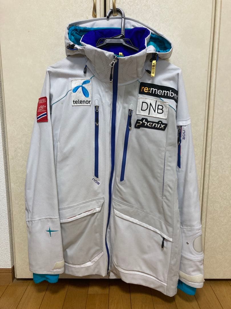 Phoenixのスキーウェア上だけです。