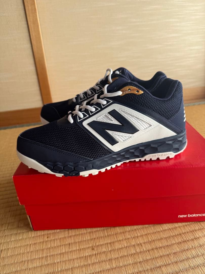 【新品未使用】New Balance 野球　トレーニングシューズ