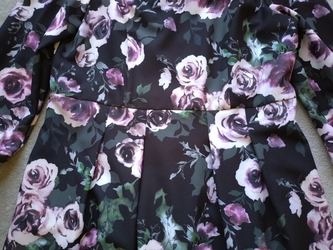 ローズティアラ★ローズプリントワンピース★42★ブラック★タグ付き新品