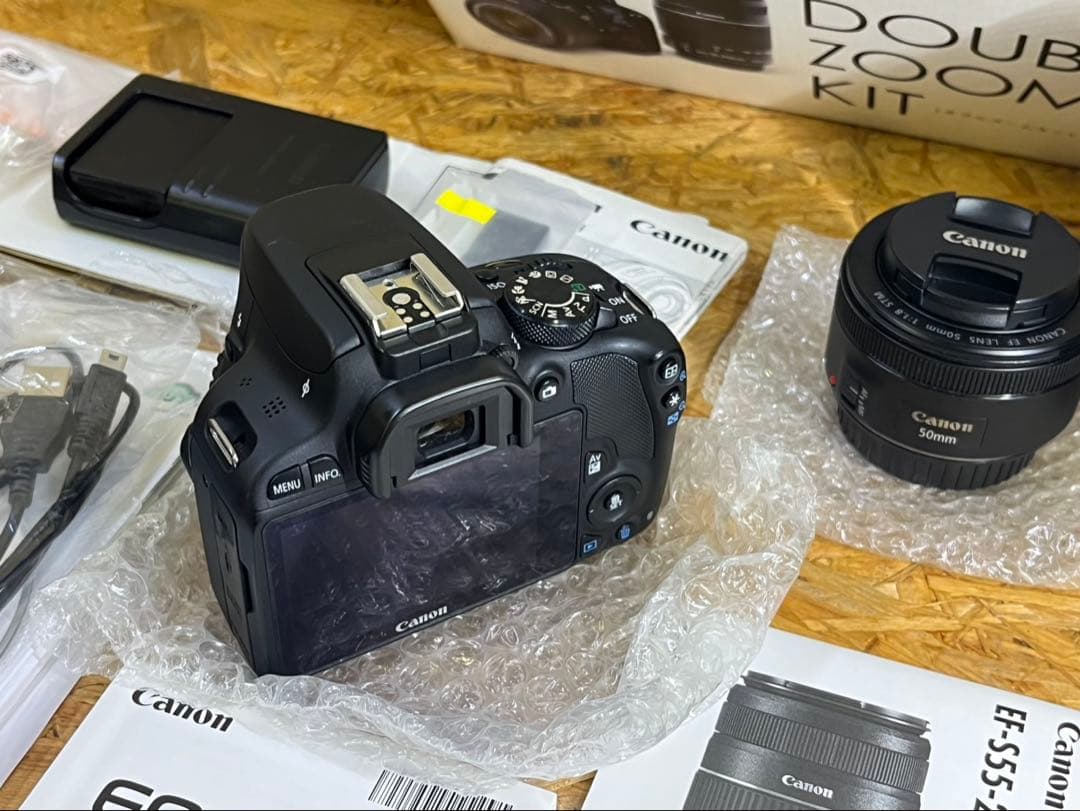 Canon EOS Kiss X7ダブルズームキット➕EF-S18-55 レンズ