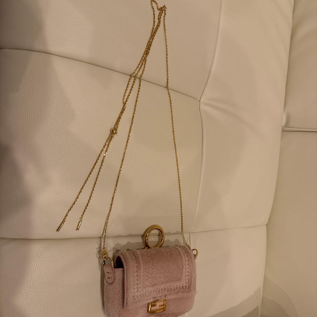 FENDIナノバケットチャーム