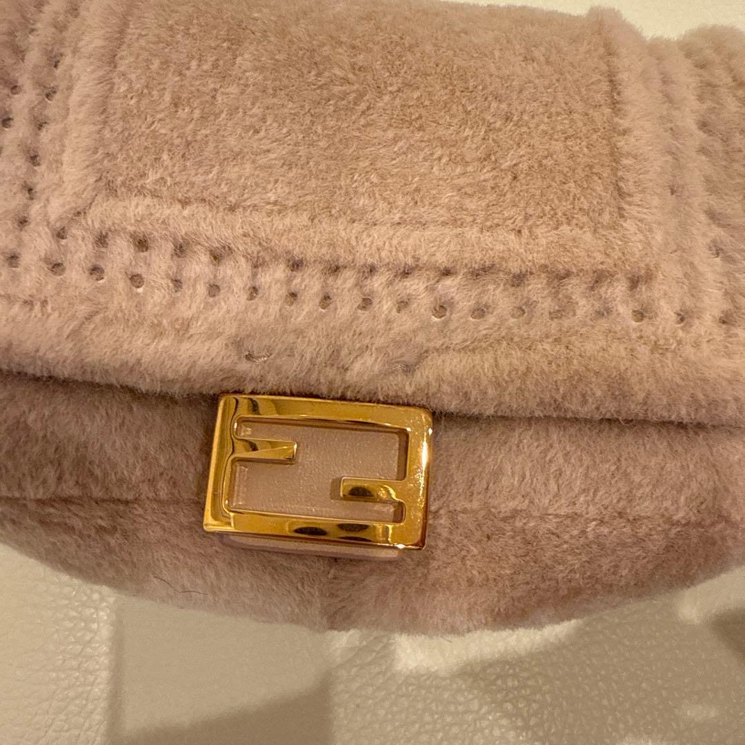 FENDIナノバケットチャーム