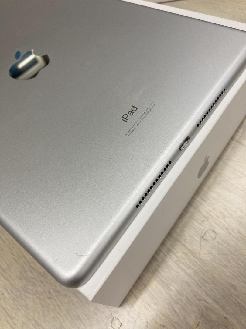 iPad 第8世代 128GB Wi-Fi 元箱バッテリー100％ A2270