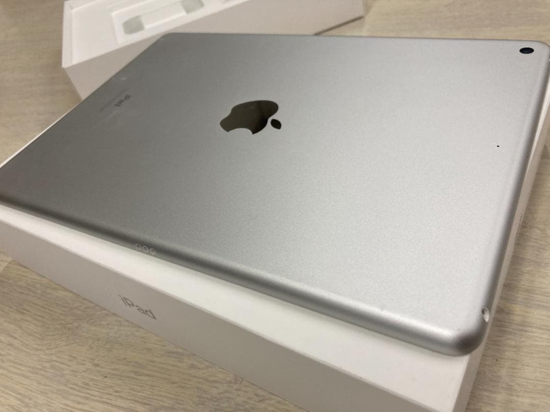 iPad 第8世代 128GB Wi-Fi 元箱バッテリー100％ A2270