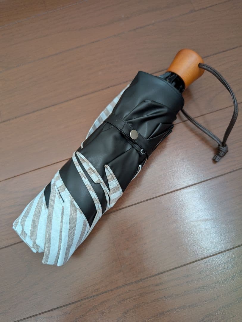 SUN BARRIER 100│折りたたみ日傘 ３段折 / ベージュ白ストライプ